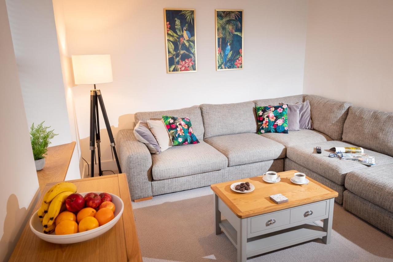 Lola'S Loft With Lake Views - Central Bowness - Pet Friendly Bagian luar foto