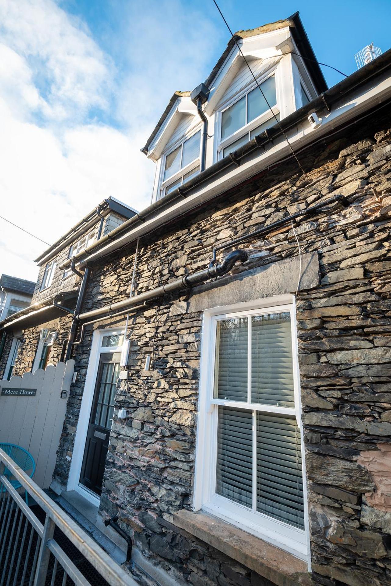 Lola'S Loft With Lake Views - Central Bowness - Pet Friendly Bagian luar foto